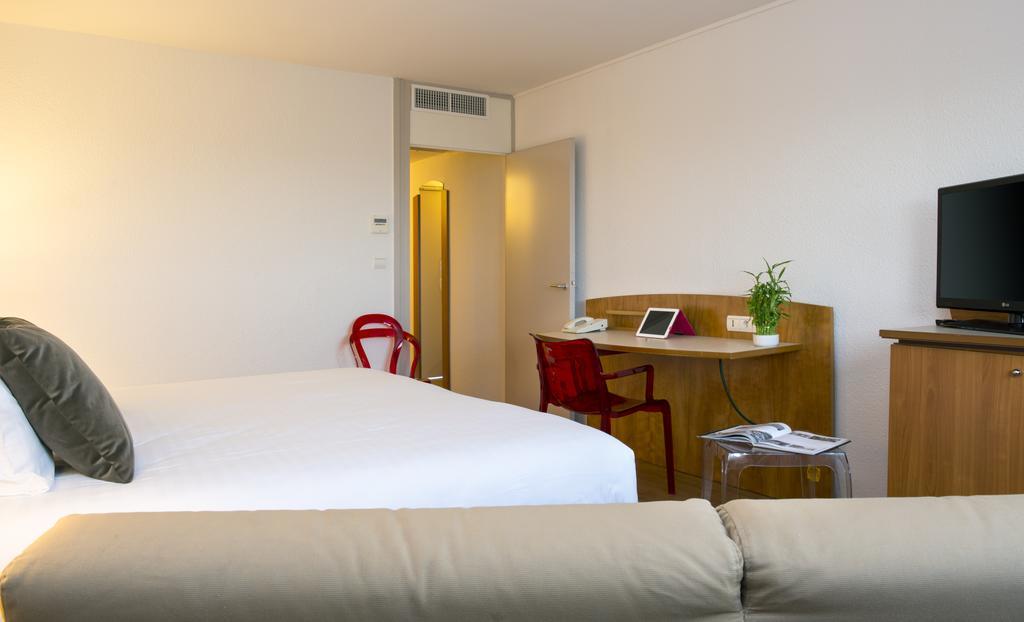 Hotel C Suites Chambres Spacieuses Nîmes Zewnętrze zdjęcie