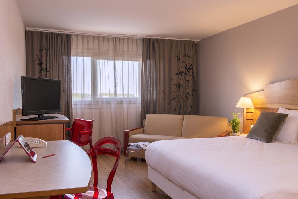 Hotel C Suites Chambres Spacieuses Nîmes Zewnętrze zdjęcie